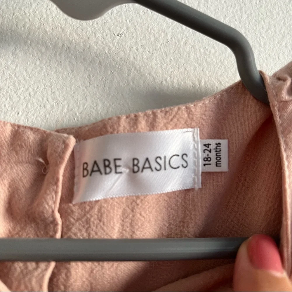 New Babe Basics Flutter Sleeve Linen Baby Romper Size 18-24 months